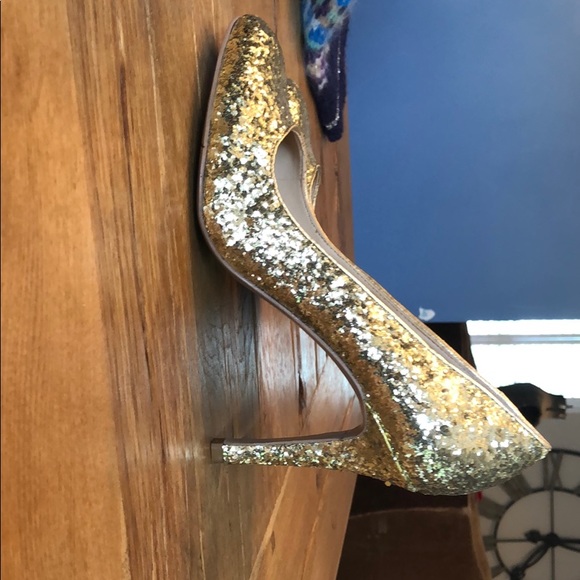 Like new Nine West gold sparkle pumps - Picture 3 of 4
